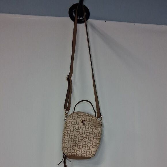 TOMMY HILFIGER CROSSBODY BAG FTL-04-304 - Picture 1 of 8